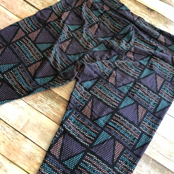 Women’s Lularoe Tall & Curvy Printed Leggings - Picture 7 of 7